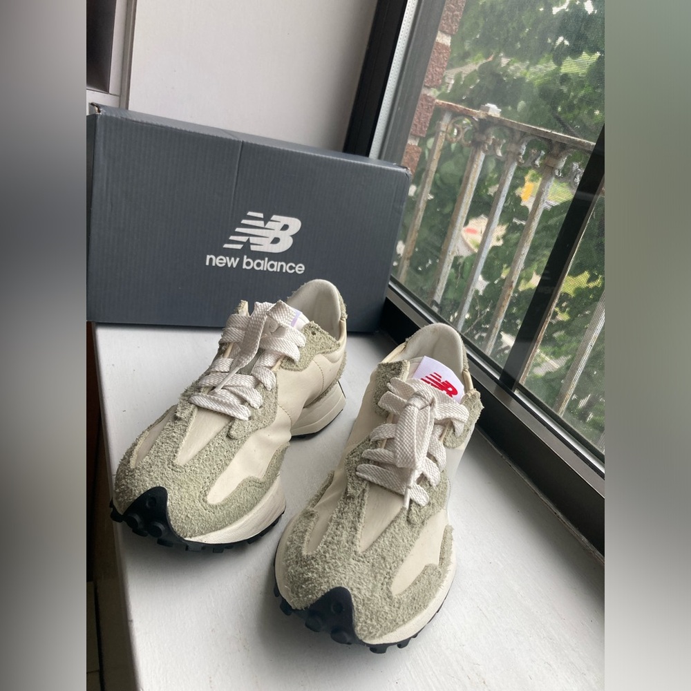 New Balance Cream and Sage Green Retro Runner